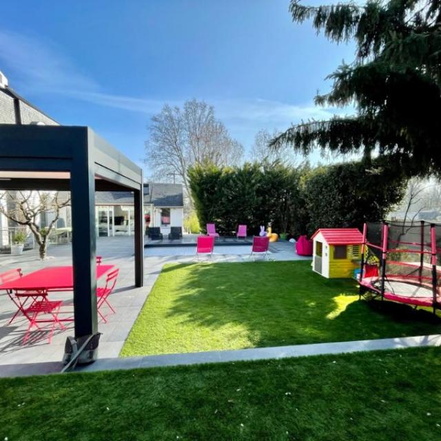 Terrasse minérale en grès cérame et aménagement de jardin à Créteil 94