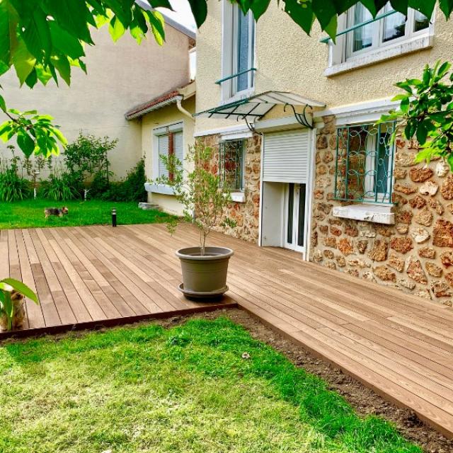 Terrasse bois et maison en meulière, une association tout en sobriété Antony 92