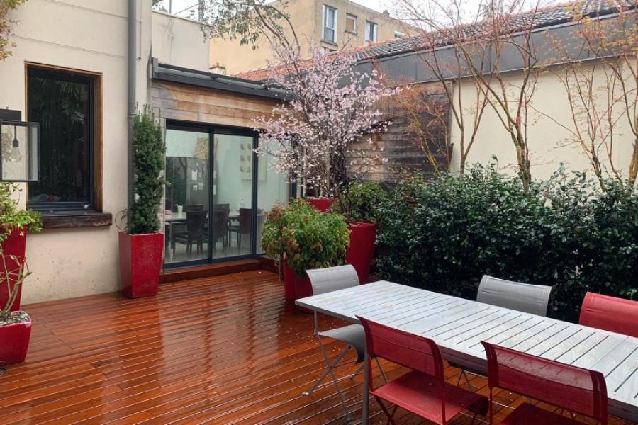 Réalisation de l'aménagement d'un jardin entre les murs de Boulogne Billancourt