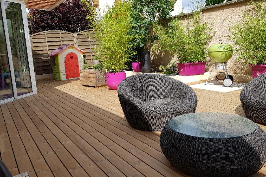 Rénovation d'une terrasse en composite en une terrasse en bois.