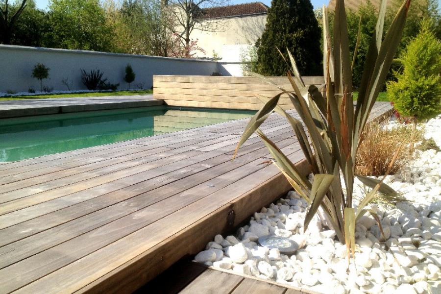 Terrasse kebony : plage de piscine